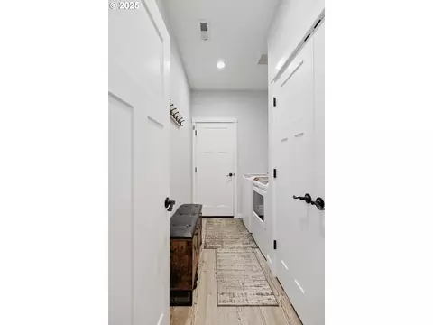 Entry Way - 1275 Wright Rd, Arlington, OR 97812 photo 1 of 3