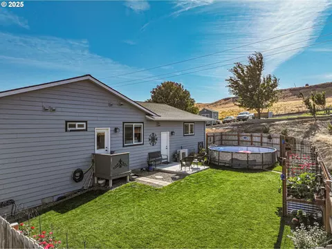 Exterior - 1275 Wright Rd, Arlington, OR 97812 photo 3 of 4