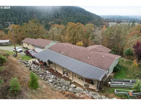 1320 Shoestring Rd, Riddle, OR 97469 photo 3