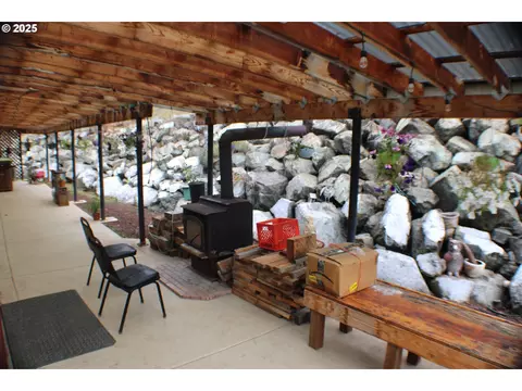 1320 Shoestring Rd, Riddle, OR 97469 photo 25