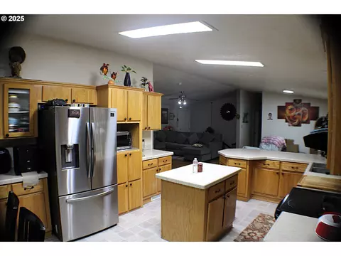 1320 Shoestring Rd, Riddle, OR 97469 photo 9