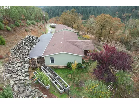 1320 Shoestring Rd, Riddle, OR 97469 photo 5