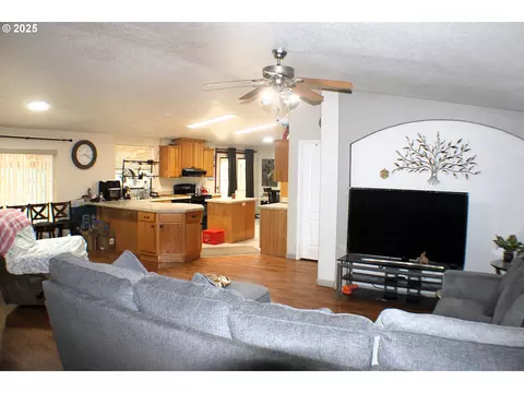 1320 Shoestring Rd, Riddle, OR 97469 photo 6