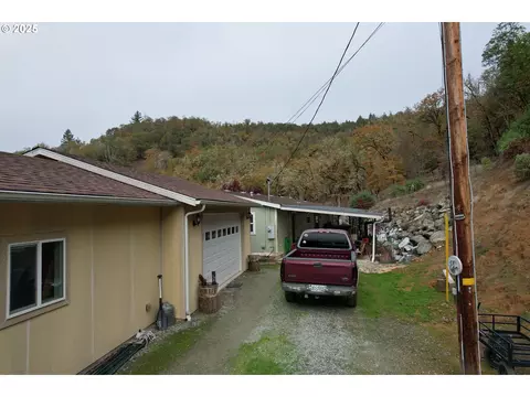 1320 Shoestring Rd, Riddle, OR 97469 photo 20