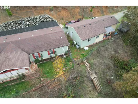 1320 Shoestring Rd, Riddle, OR 97469 photo 38