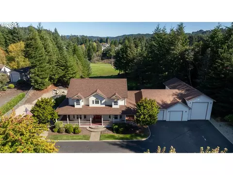729 Ranch Rd, Reedsport, OR 97467