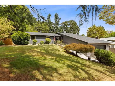4208 Riverview Dr, West Linn, OR 97068