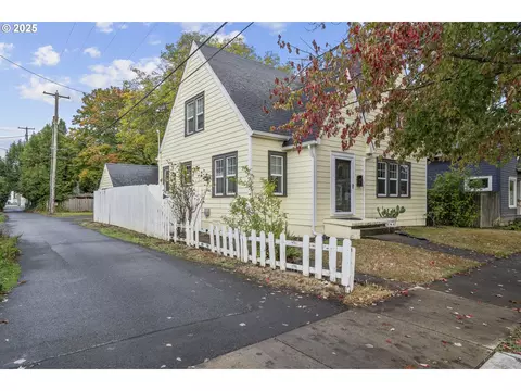 255 14th St NE, Salem, OR 97301