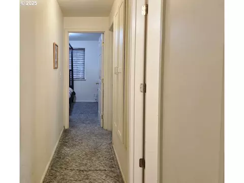 Entry Way - 795 Red Cedar Ct, Eugene, OR 97402 photo 4 of 4