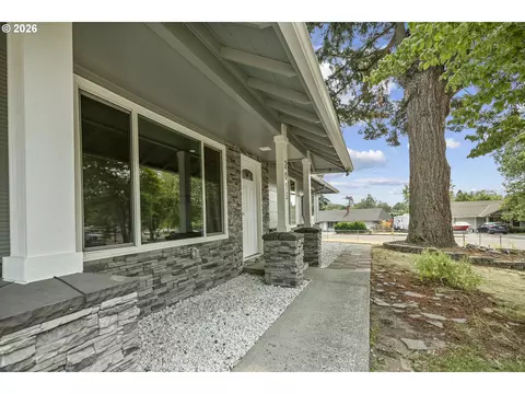 Exterior - 2013 NE Roberts Ct, Gresham, OR 97030 photo 10 of 12