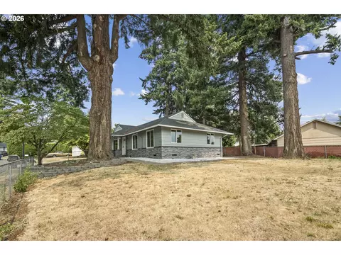 Exterior - 2013 NE Roberts Ct, Gresham, OR 97030 photo 8 of 12