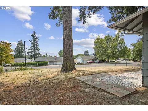 Exterior - 2013 NE Roberts Ct, Gresham, OR 97030 photo 12 of 12