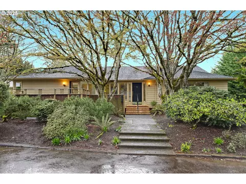 4275 SW Crestwood Dr, Portland, OR 97225