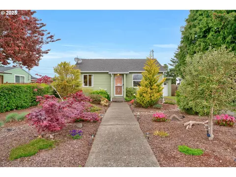 1925 17th St, Florence, OR 97439