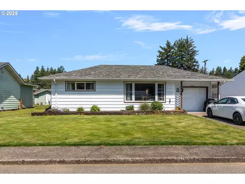 2645 Highlands Dr, Reedsport, OR 97467
