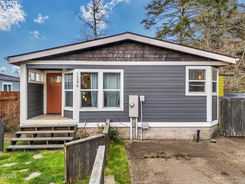 1346 SW 63rd St, Lincoln City, OR 97367