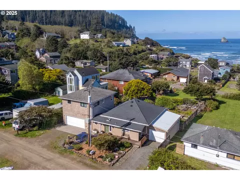 5570 NW 4th St, Cape Meares, OR 97141