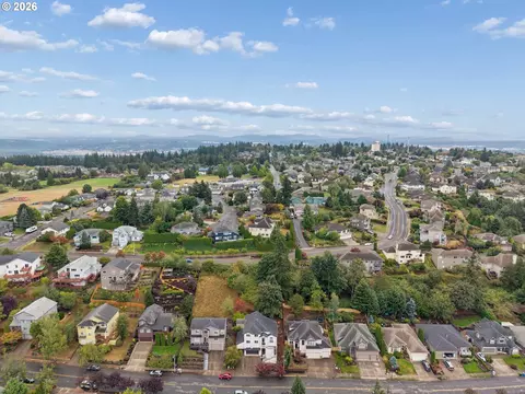 View/Area - 2432 NW 29th Ave, Camas, WA 98607 photo 2 of 4