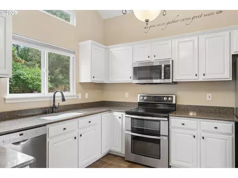 Kitchen - 2432 NW 29th Ave, Camas, WA 98607 photo 5 of 5