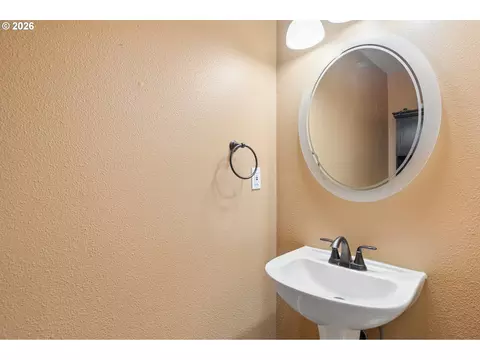 Bath - 2432 NW 29th Ave, Camas, WA 98607 photo 1 of 4