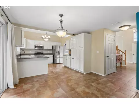 Kitchen - 2432 NW 29th Ave, Camas, WA 98607 photo 2 of 5