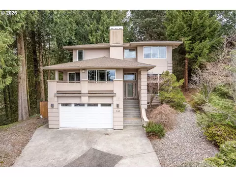 245 W St James Pl, Longview, WA 98632