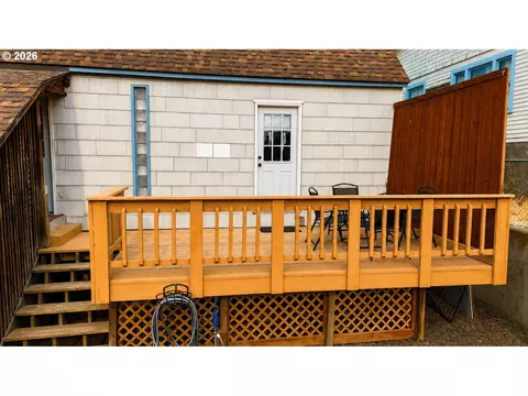 Exterior - 416 NW 5th St, Pendleton, OR 97801 photo 8 of 11