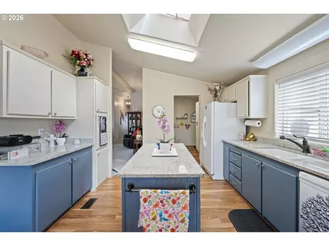 4055 Royal Ave #140, Eugene, OR 97402 photo 3