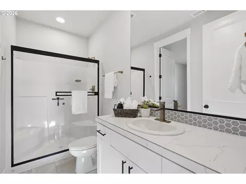 Bath - 2999 S Quartz Dr, Cornelius, OR 97113 photo 1 of 5