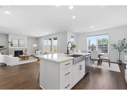 Kitchen - 2999 S Quartz Dr, Cornelius, OR 97113 photo 6 of 6