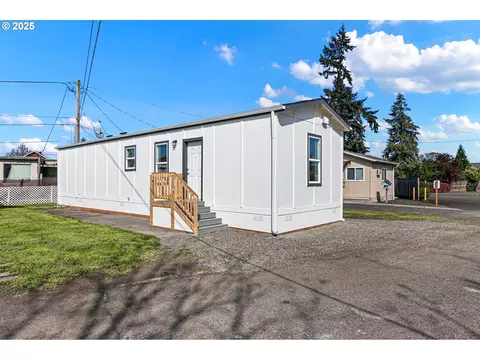 1085 W 1st Ave #2, Junction City, OR 97448