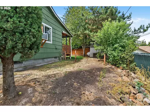 Exterior - 269 S 69th Pl, Springfield, OR 97478 photo 11 of 16