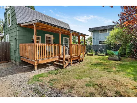 Exterior - 269 S 69th Pl, Springfield, OR 97478 photo 2 of 16
