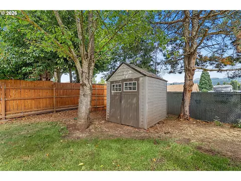 Exterior - 269 S 69th Pl, Springfield, OR 97478 photo 14 of 16