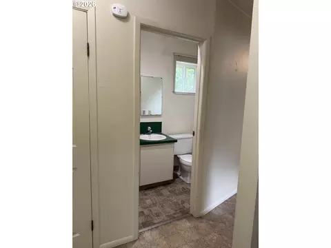 Entry Way - 736 5th St, Springfield, OR 97477 photo 4 of 4