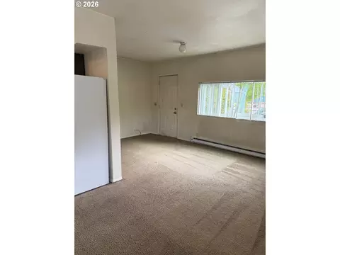 Living - 736 5th St, Springfield, OR 97477 photo 3 of 3