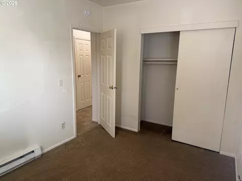 Bedroom - 736 5th St, Springfield, OR 97477 photo 2 of 4