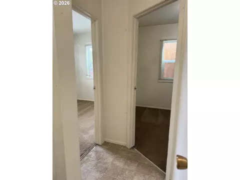 Entry Way - 736 5th St, Springfield, OR 97477 photo 3 of 4