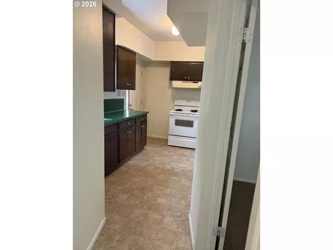 Entry Way - 736 5th St, Springfield, OR 97477 photo 1 of 4