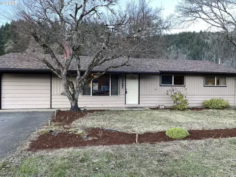 47891 W 1st St, Oakridge, OR 97463