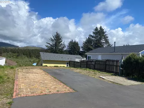 204 SE Surf Ave, Lincoln City, OR 97367