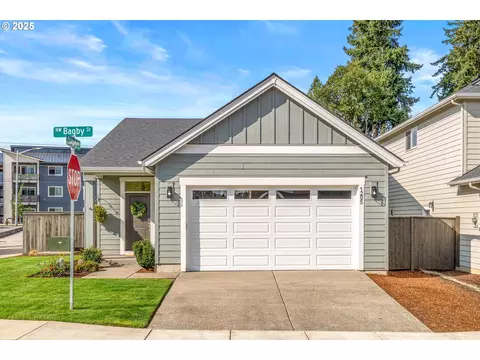 1205 NW Bagby St, Estacada, OR 97023