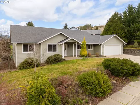 1319 NE Lisa Way, Myrtle Creek, OR 97457