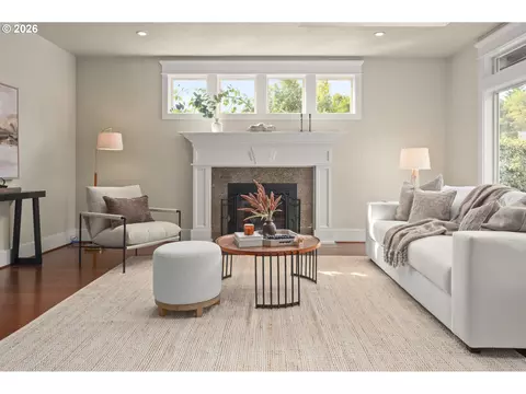 Living - 1474 Arondo Ct, Eugene, OR 97401 photo 2 of 7