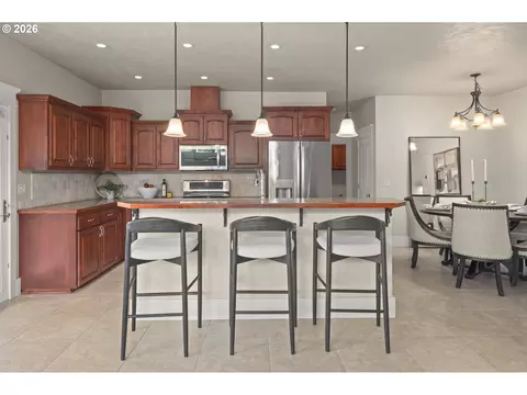 Kitchen - 1474 Arondo Ct, Eugene, OR 97401 photo 1 of 6
