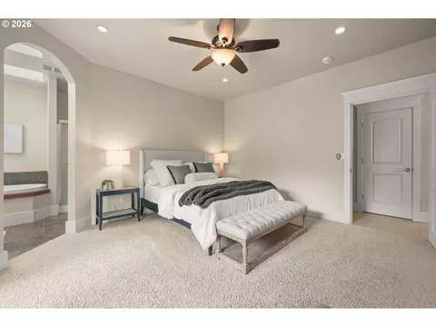 Bedroom - 1474 Arondo Ct, Eugene, OR 97401 photo 2 of 6