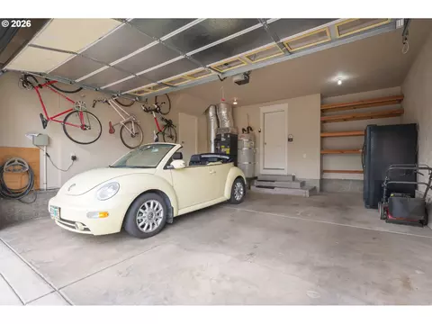 Exterior - 1474 Arondo Ct, Eugene, OR 97401 photo 3 of 11