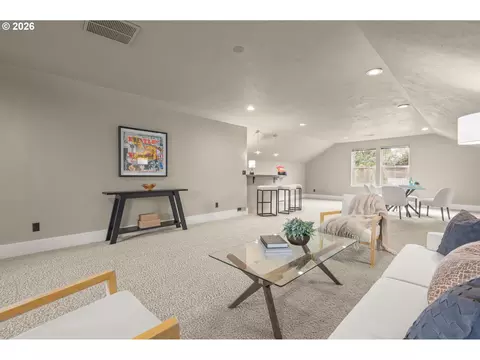 Living - 1474 Arondo Ct, Eugene, OR 97401 photo 6 of 7