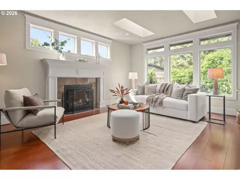 Living - 1474 Arondo Ct, Eugene, OR 97401 photo 1 of 7