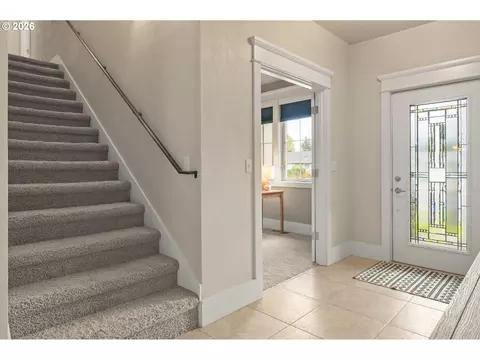 Entry Way - 1474 Arondo Ct, Eugene, OR 97401 photo 3 of 3